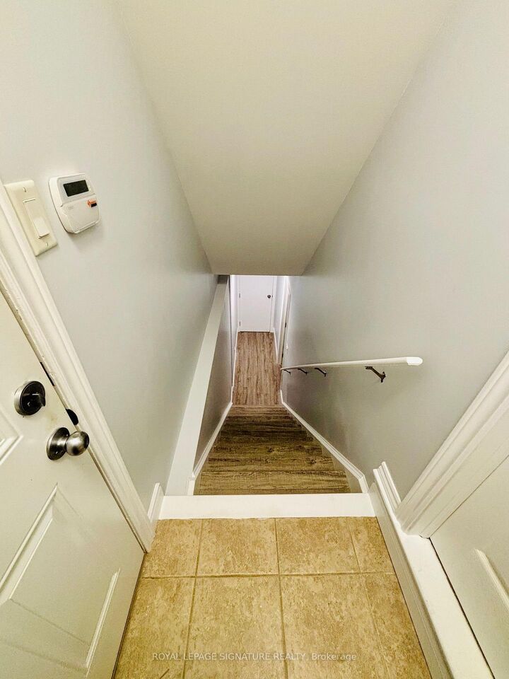 Property Photo:  229 Springvalley Crescent Lower  ON L9C 0B3 