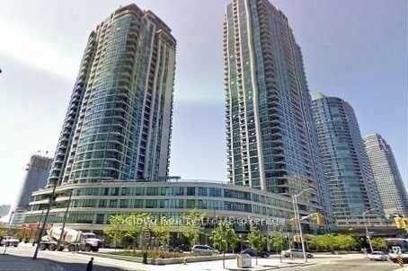 Property Photo:  33 Bay Street 1811  ON M5J 2Z3 