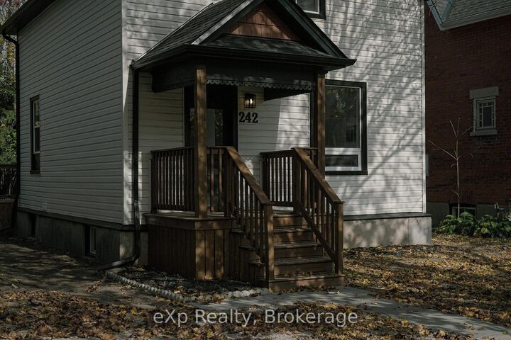 Property Photo:  242 Brunswick Street  ON N5A 3M4 