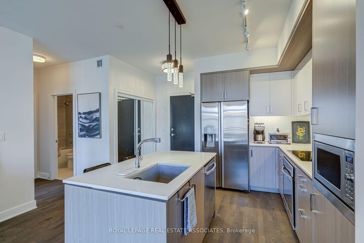 Property Photo:  1575 Lakeshore Road W 465  ON L5J 0B1 