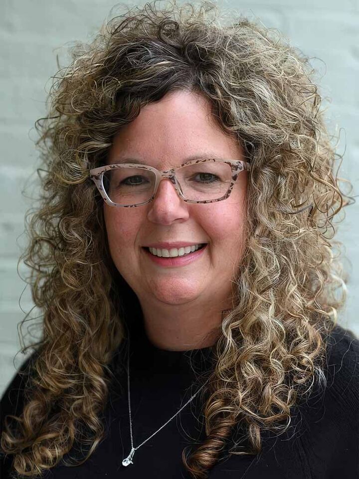 Michelle Sloniker, Real Estate Salesperson in Evansville, Affiliated