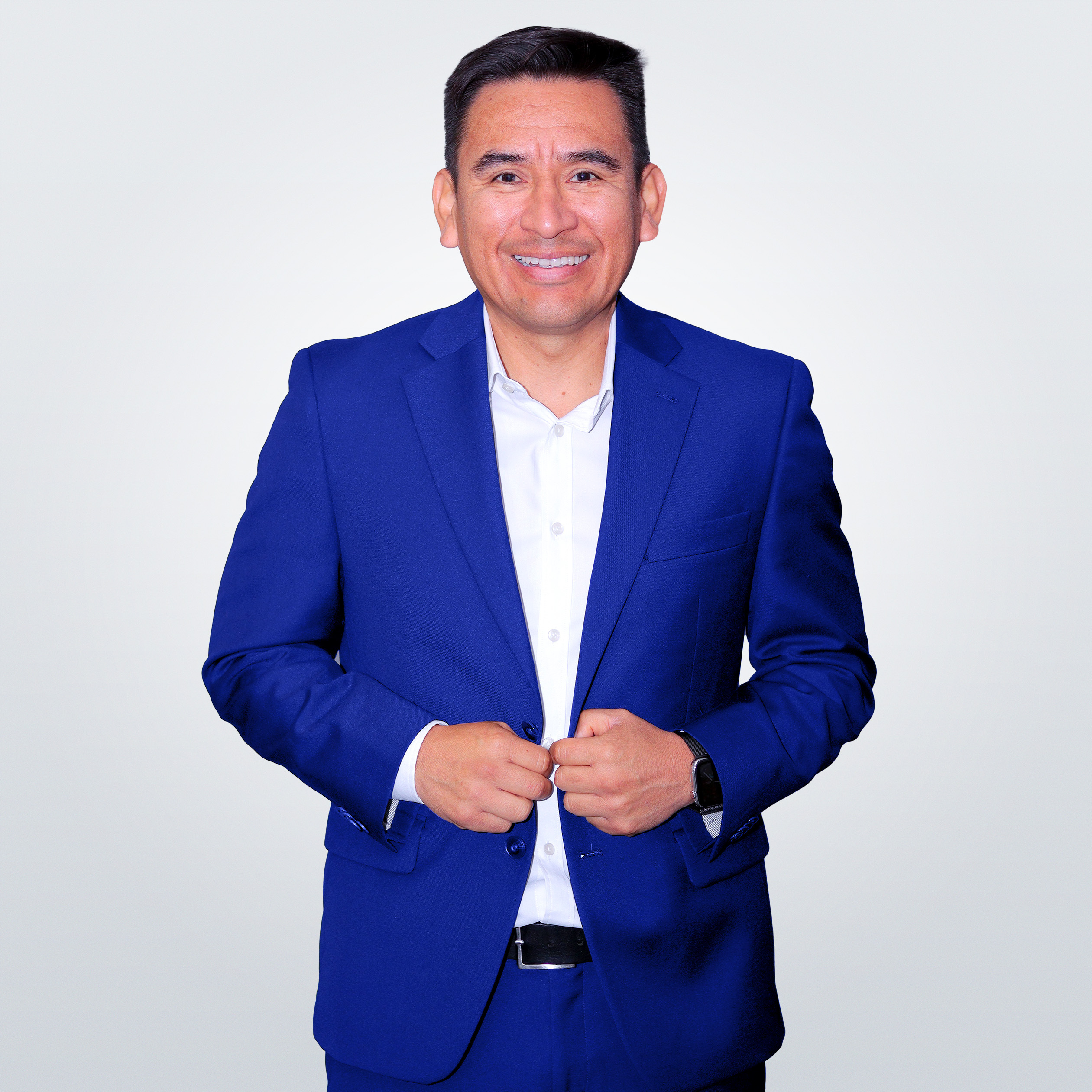 Enrique Sifuentes, in Encino, Pinnacle Estate Properties