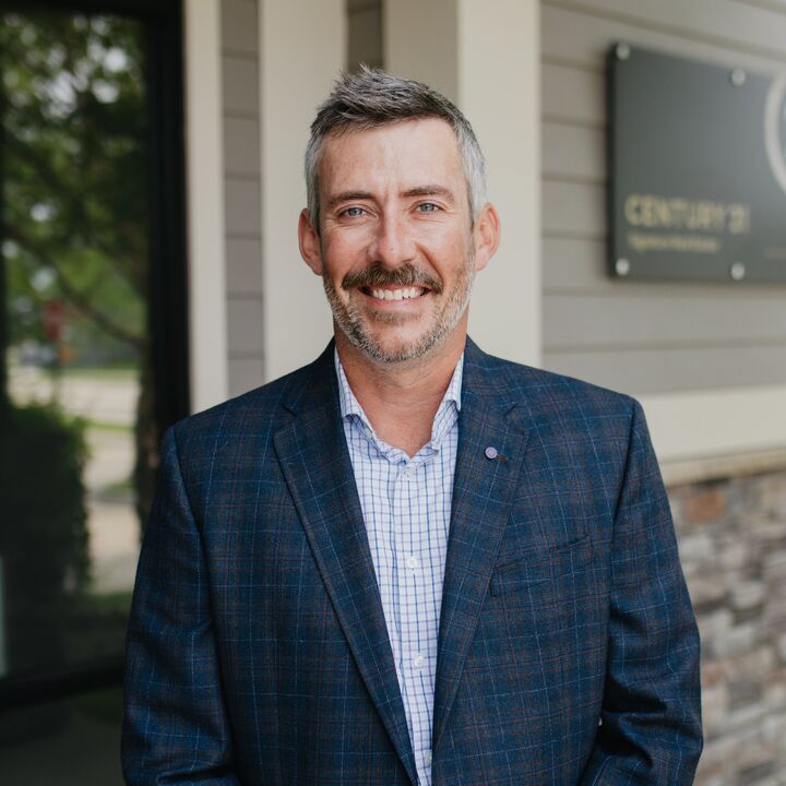 Ty Cowman, Real Estate Salesperson in Urbandale, Signature Real Estate