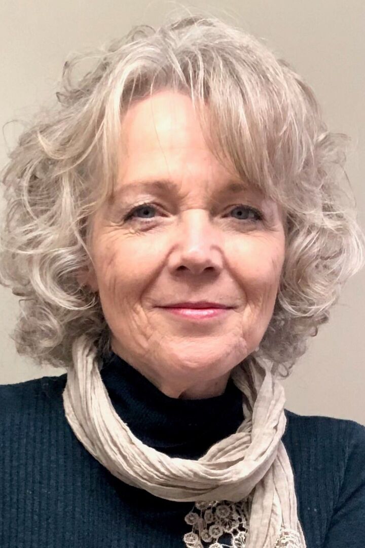 Karen Cross,  in Lake Orion, Professionals