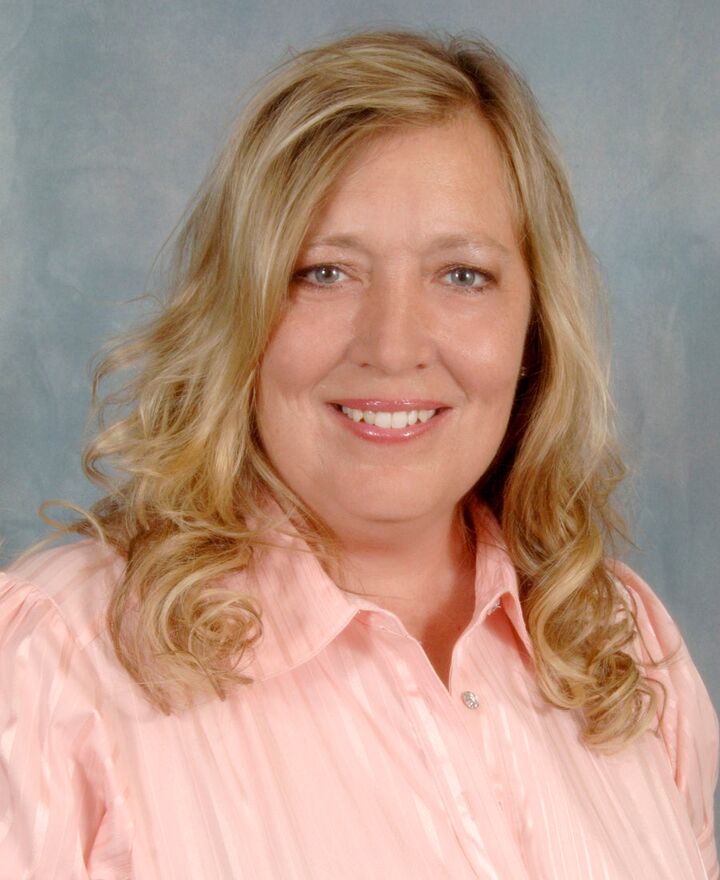 Michelle Theodores, Real Estate Salesperson in Apollo Beach, Beggins Enterprises