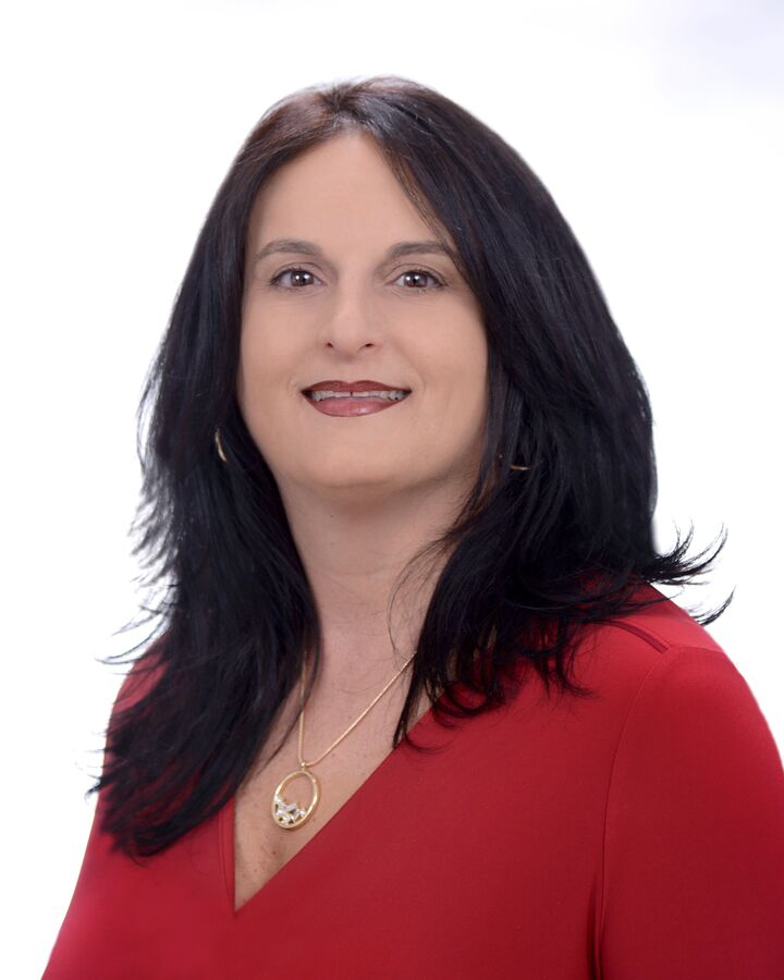 Michele Lomangino,  in Lyndhurst, Coccia Realty