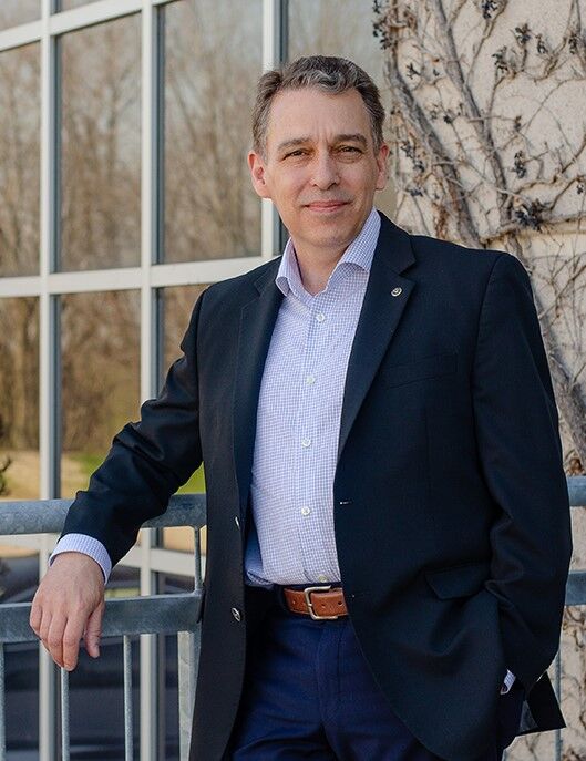 Bev Hepburn, Broker in Kitchener, Coldwell Banker Peter Benninger Realty, Brokerage