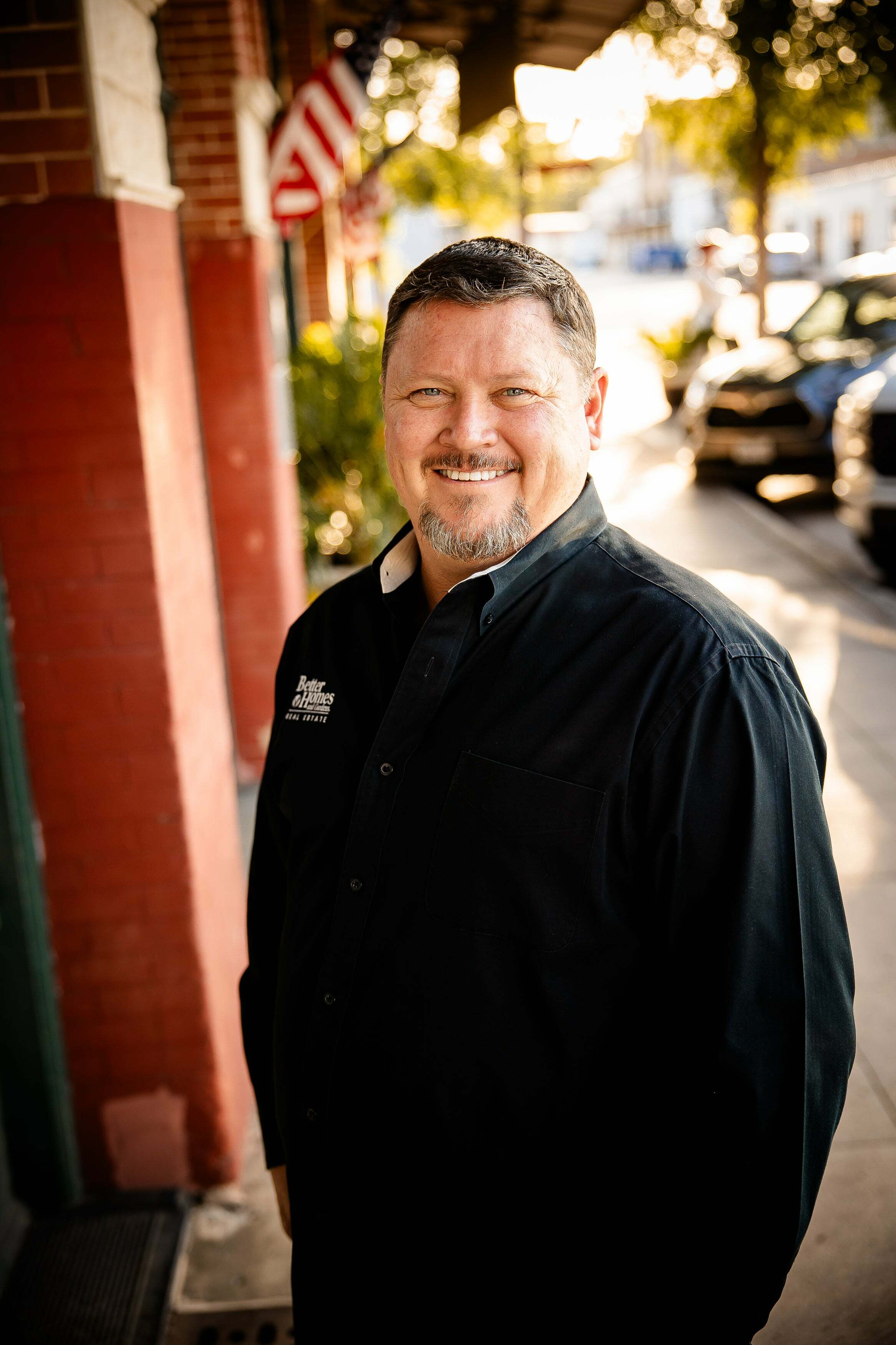 De Wayne Mortensen,  in Brenham, Hometown