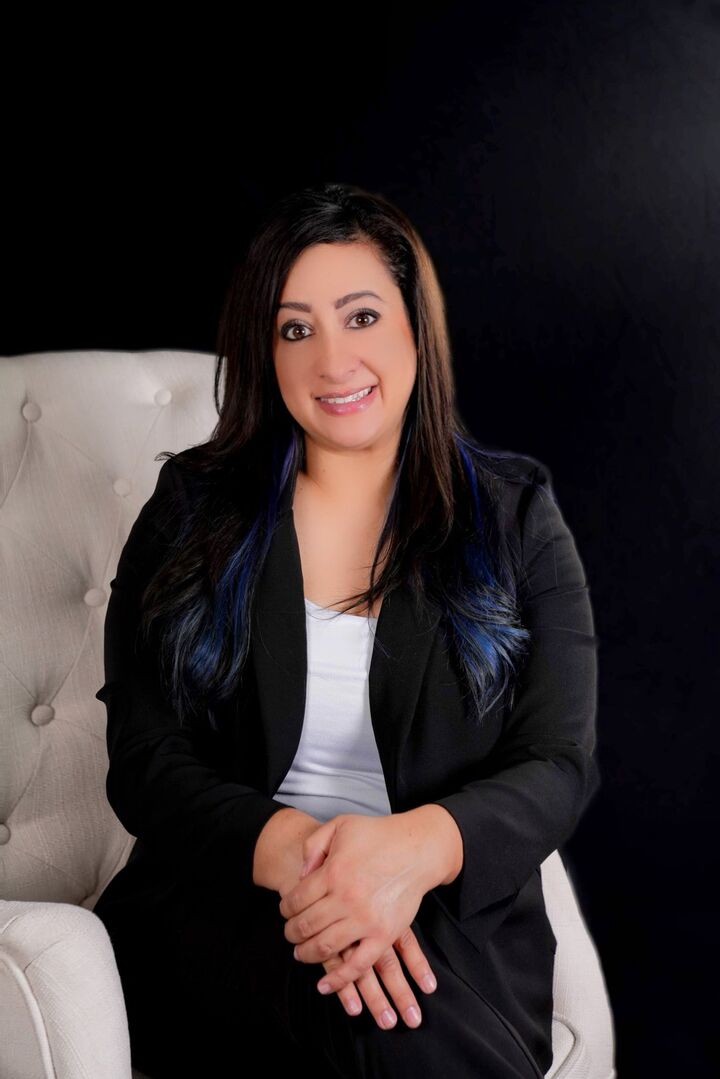 Elizabeth Chacon, Sales Associate in Henderson, Home Place Realty