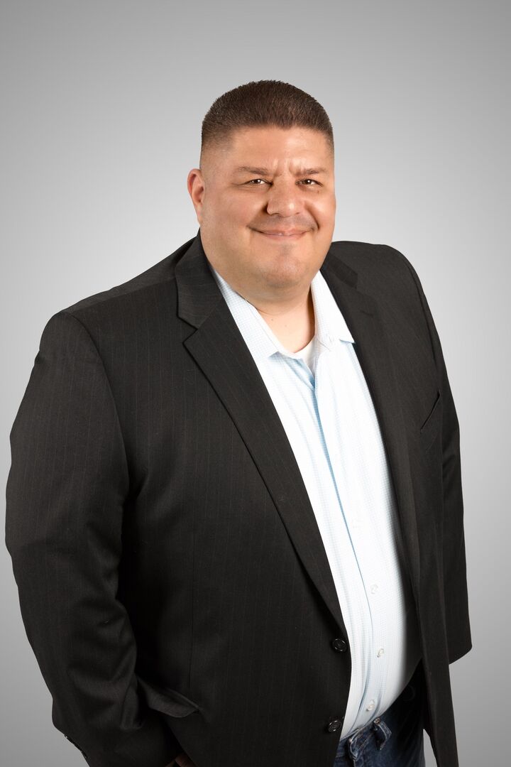 David Martinez, Real Estate Salesperson in Downey, LOTUS
