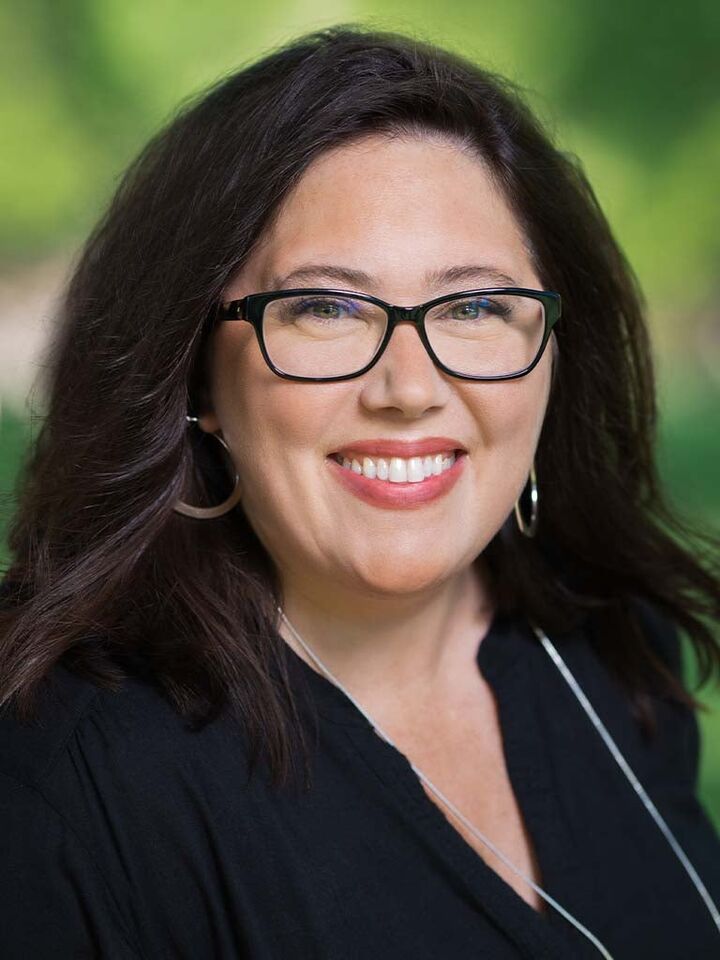 Nicki Hemenway, Real Estate Salesperson in Altoona, Affiliated