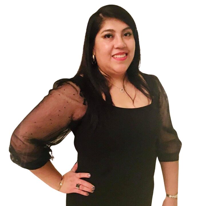 Sandra Hoyos,  in Hickory Hills, New Beginnings