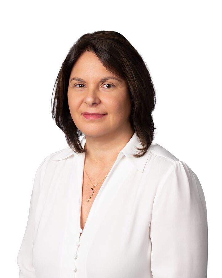 Ozlem Ozcan, Real Estate Salesperson in Lindenhurst, AA Realty