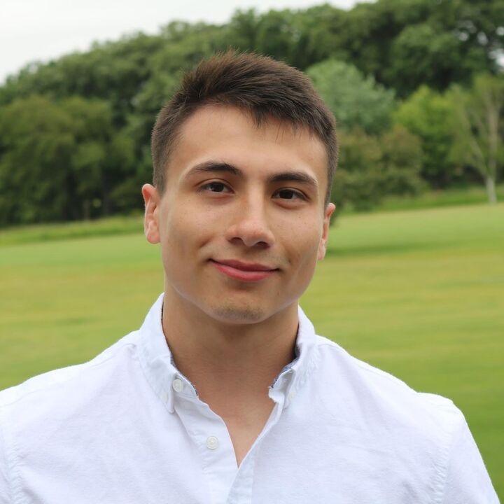 Julian Vasquez,  in Saint Charles, Results Realty ERA Powered