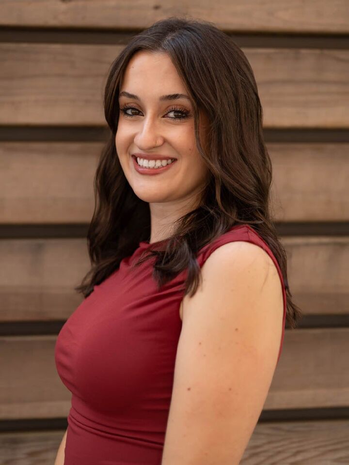 Abby Liswood, Real Estate Salesperson in Temecula, Affiliated