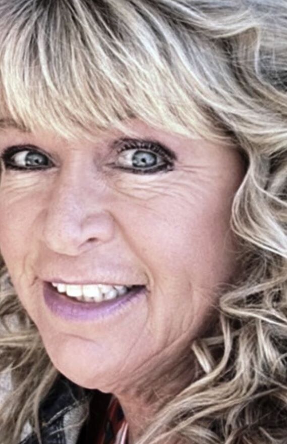 Vicki Lynn Certain, Real Estate Salesperson in Beverly Hills, ERA American Suncoast