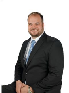 Kyle Hoogeveen, Associate Real Estate Broker in Crown Point, Circle