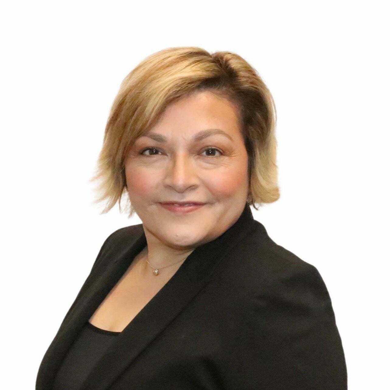 Elena Cruz, Real Estate Salesperson in Whittier, Intelligence
