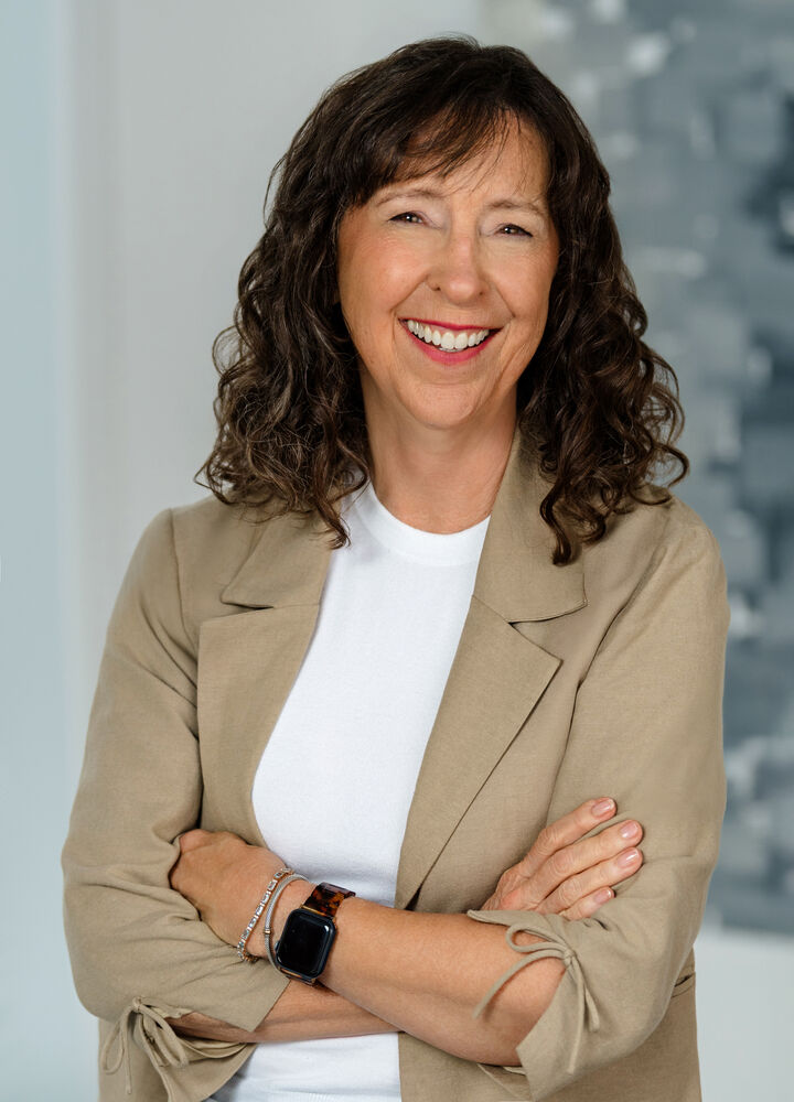 Theresa Truex,  in Seattle, Windermere
