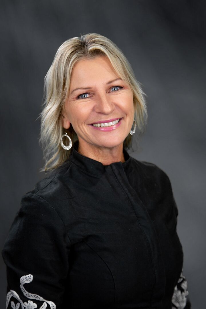 Marie Edwards, Real Estate Salesperson in Huntington Beach, Campbell Realtors