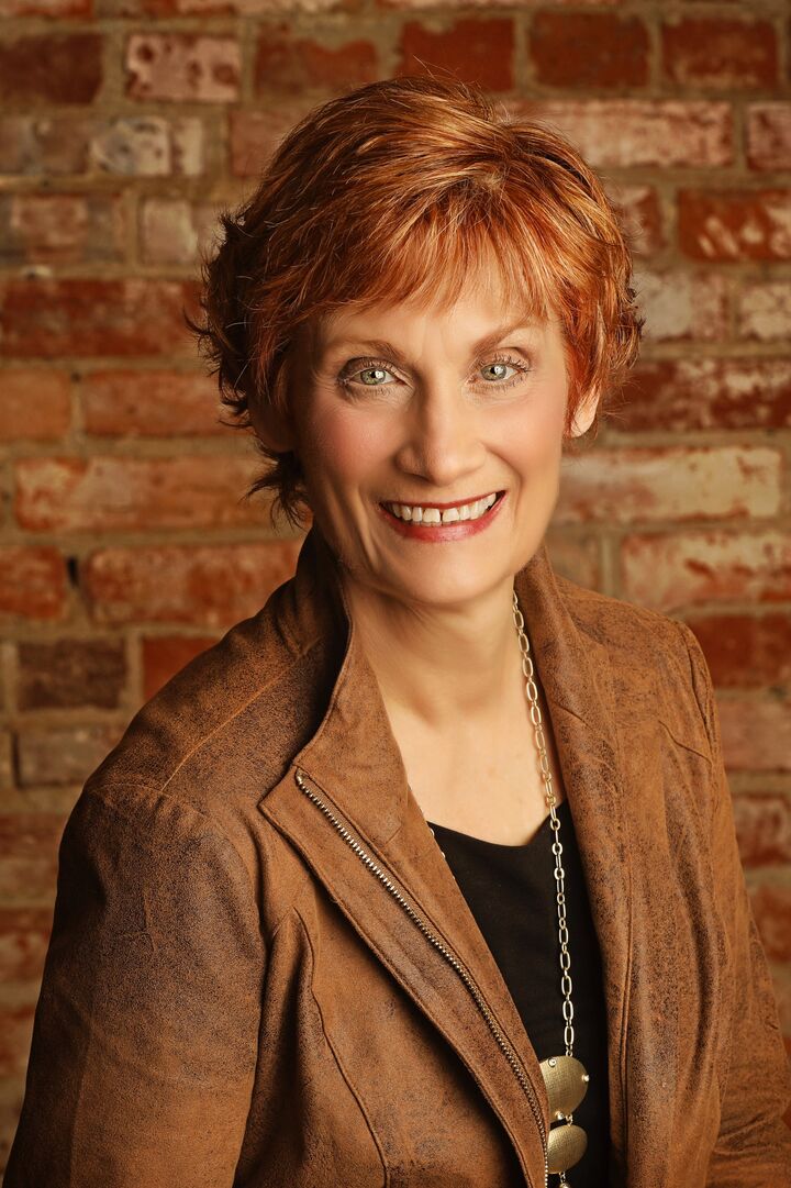 Danna Jardon, Real Estate Salesperson in Leawood, Kansas City Homes