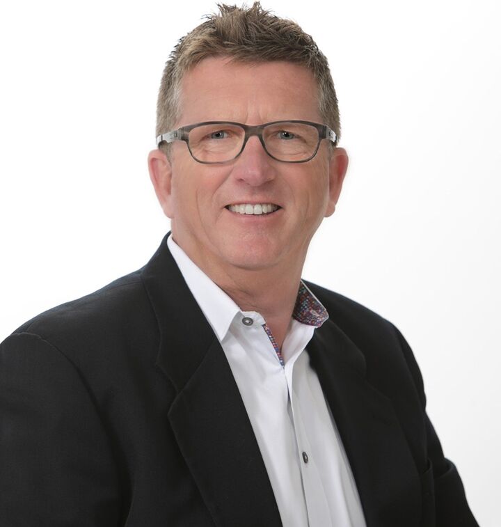 Robert Frieling, Real Estate Salesperson in Holland, Schmidt Realtors