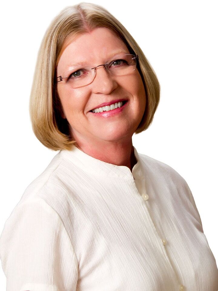 Ellen McKowen, Real Estate Broker in Birchwood, Affiliated