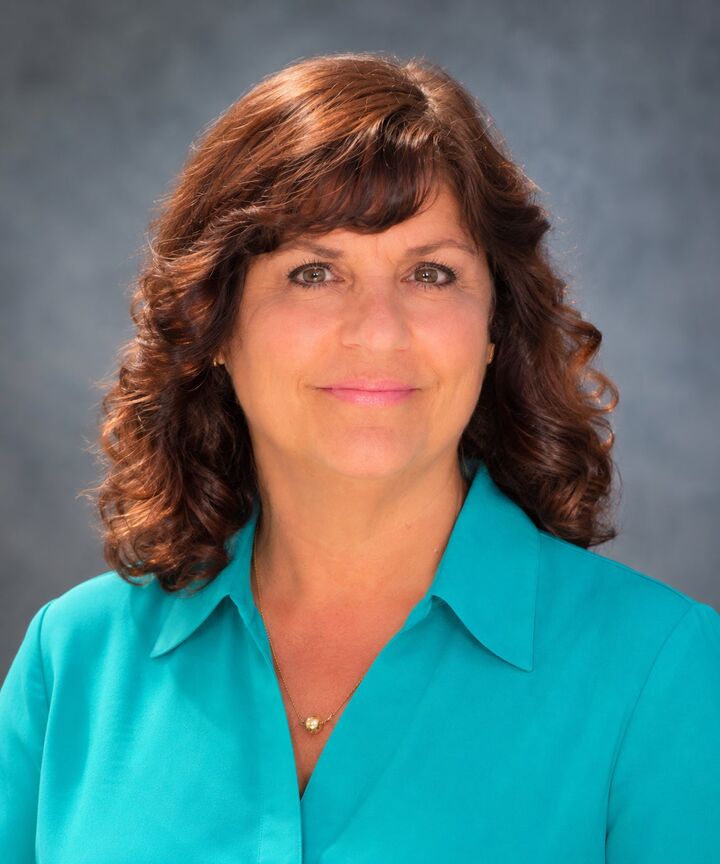 Sally Lewis, Real Estate Salesperson in Port Charlotte, Sunstar Realty