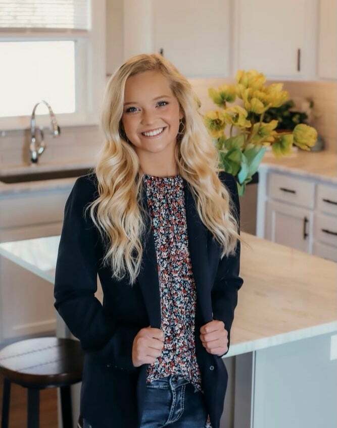 Ashley Porter, Real Estate Salesperson in Topeka, Wostal Realty