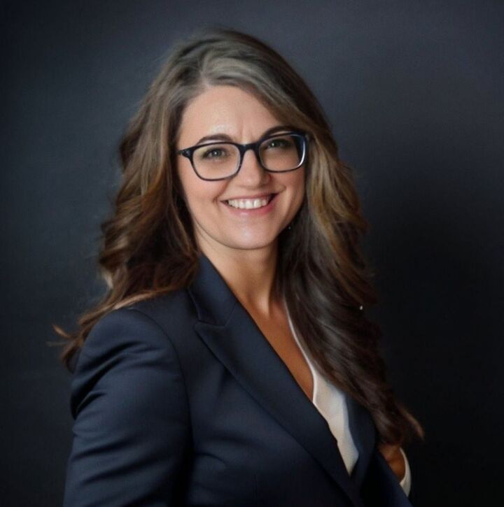 Crystal Gleason, Real Estate Salesperson in Fremont, Schmidt Realtors