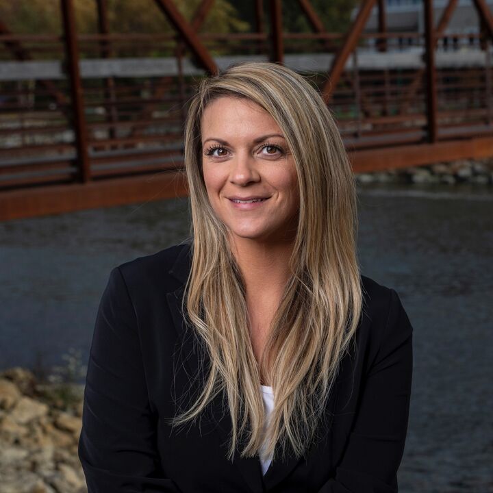 Alona Owens, Real Estate Salesperson in Beloit, Affiliated