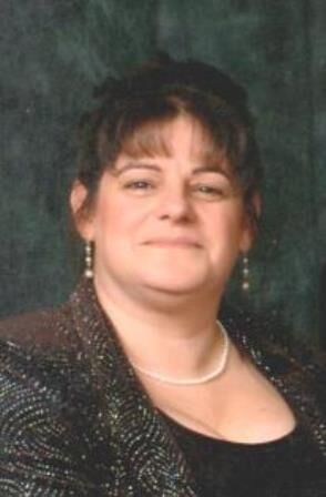 Mary VanderMuellen, Real Estate Salesperson in Grand Blanc, Signature Realty