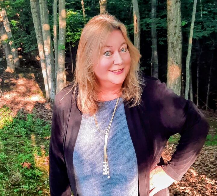 Deborah Nale, Real Estate Salesperson in Manistee, ALM Realty