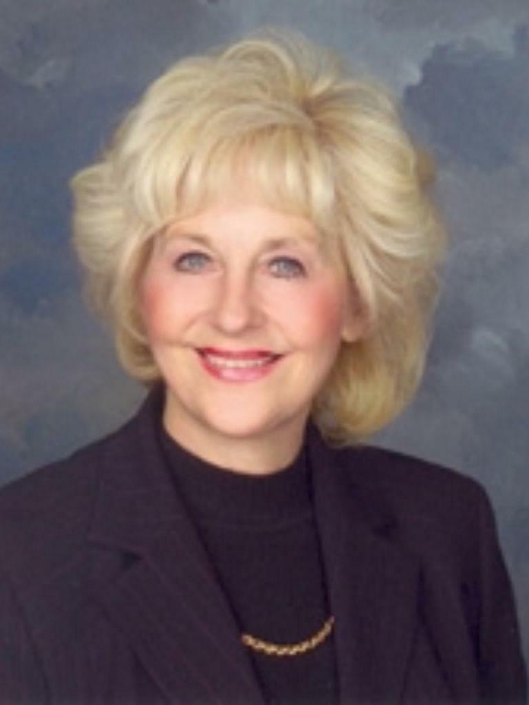 Dianne Speaker, Real Estate Salesperson in Moreno Valley, Town & Country