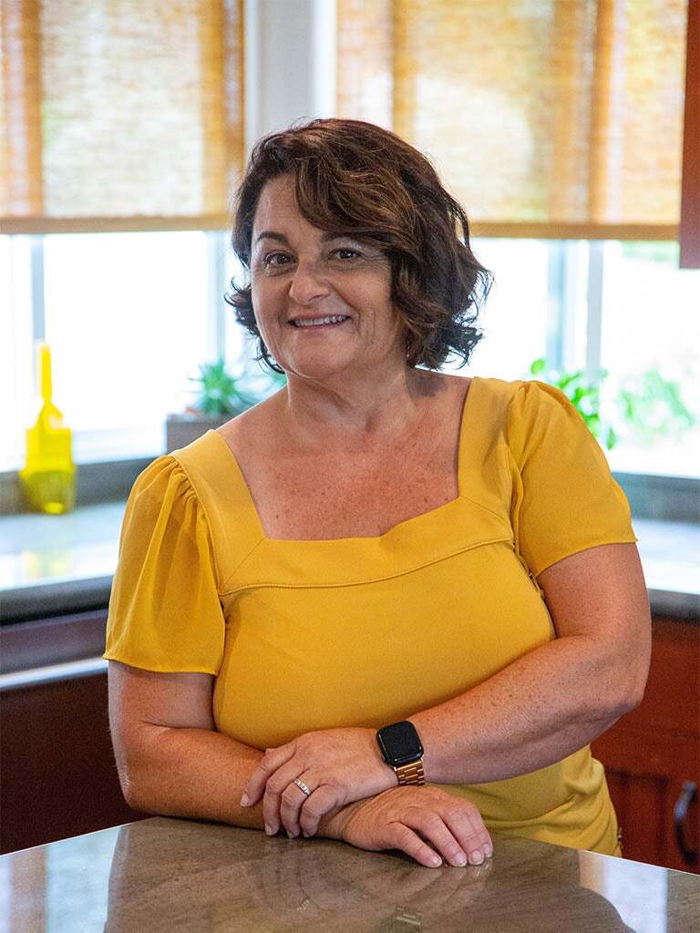 Tina Steele, Real Estate Salesperson in Carlsbad, Affiliated