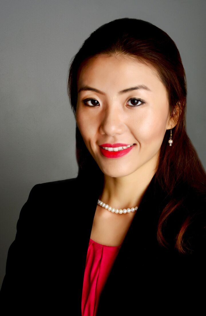 Julie Kim,  in Lincolnwood, Circle