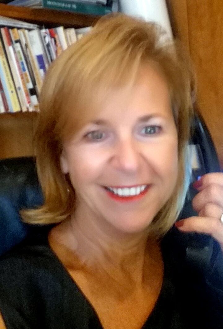 Julie Poidomani,  in Hauppauge, Realty Connect