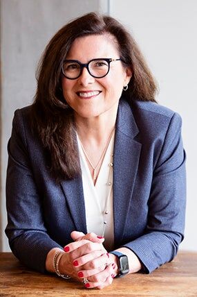 Bonnie McMullen, Real Estate Salesperson in Leawood, Kansas City Homes