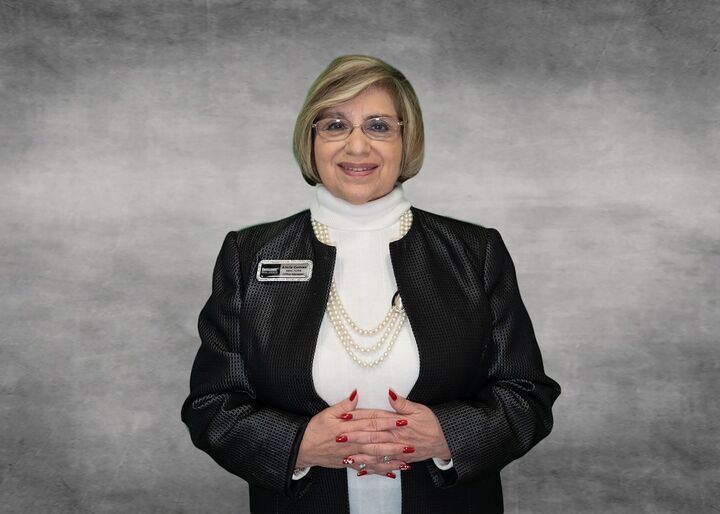 Alicia Gomez, Real Estate Salesperson in Alta Loma, Experience