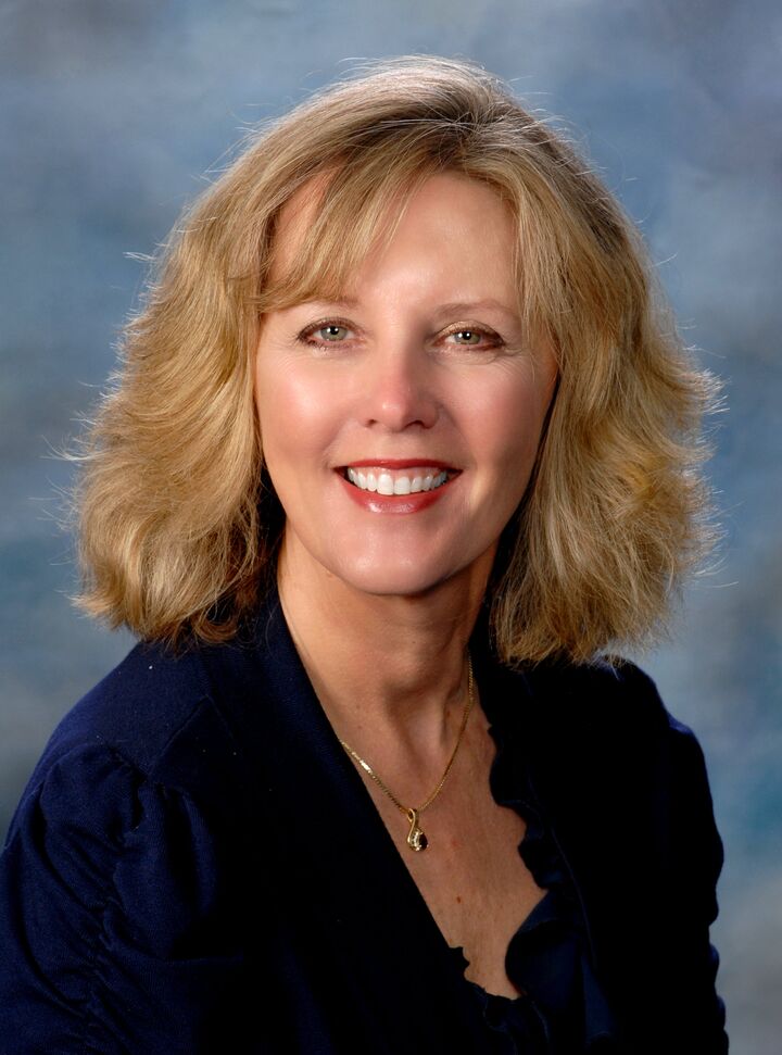 Barbara Llobell,  in Hauppauge, Realty Connect