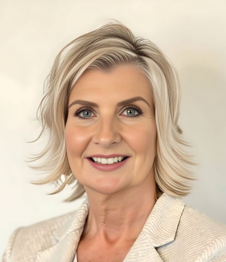 Alisa Clark, Real Estate Salesperson in Bedford, Premier