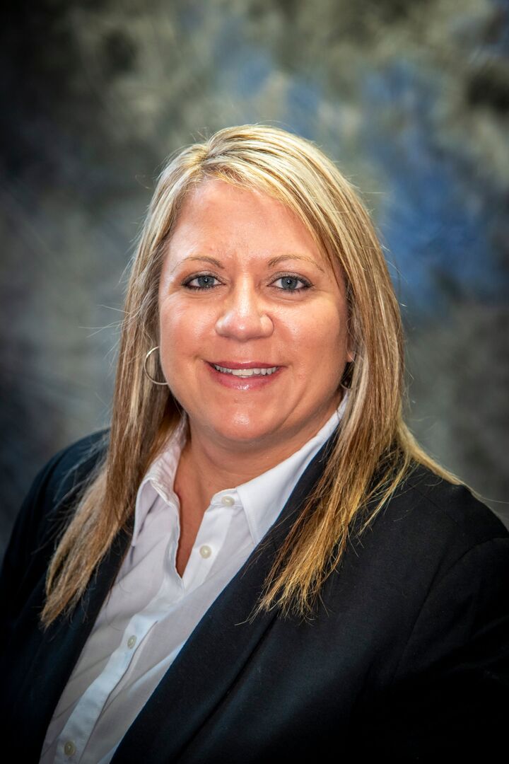 Kelly Benzinger, Real Estate Salesperson in Bismarck, Morrison Realty