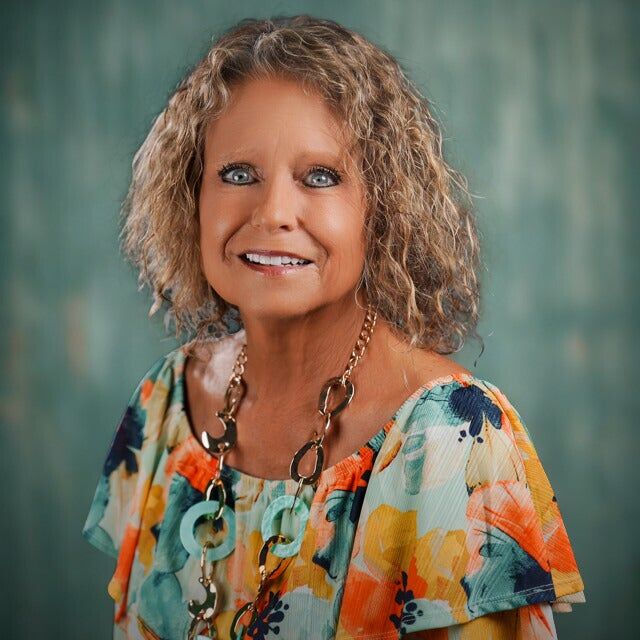 Paula Elliott, Real Estate Salesperson in Amelia Island, Miller Elite