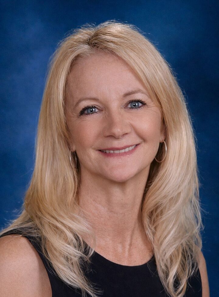 Lisa Gerety, Corporate Assistant/Luxury Portfolio & LeadingRE Referral Director in Aptos, Bailey Properties