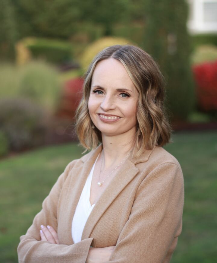 Jennifer Pobran,  in Ferndale, Windermere