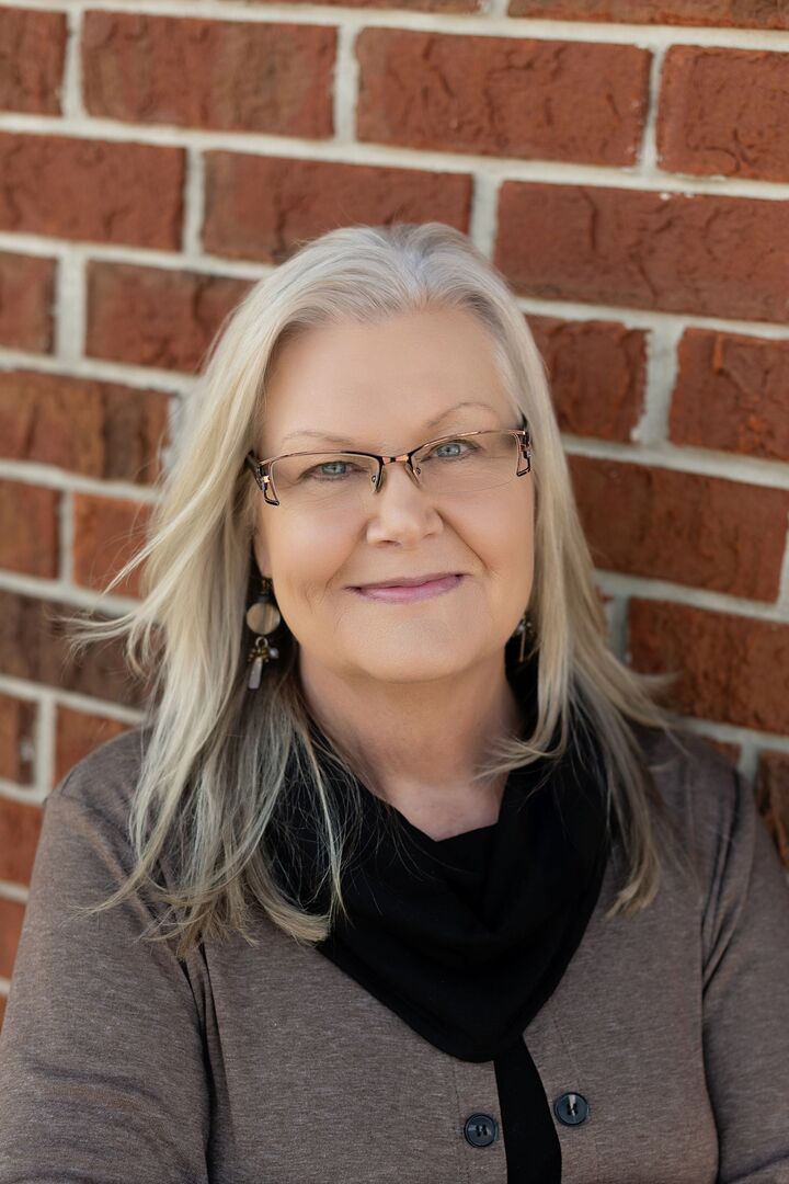 Elizabeth Padgett,  in Winchester, Wright Realty