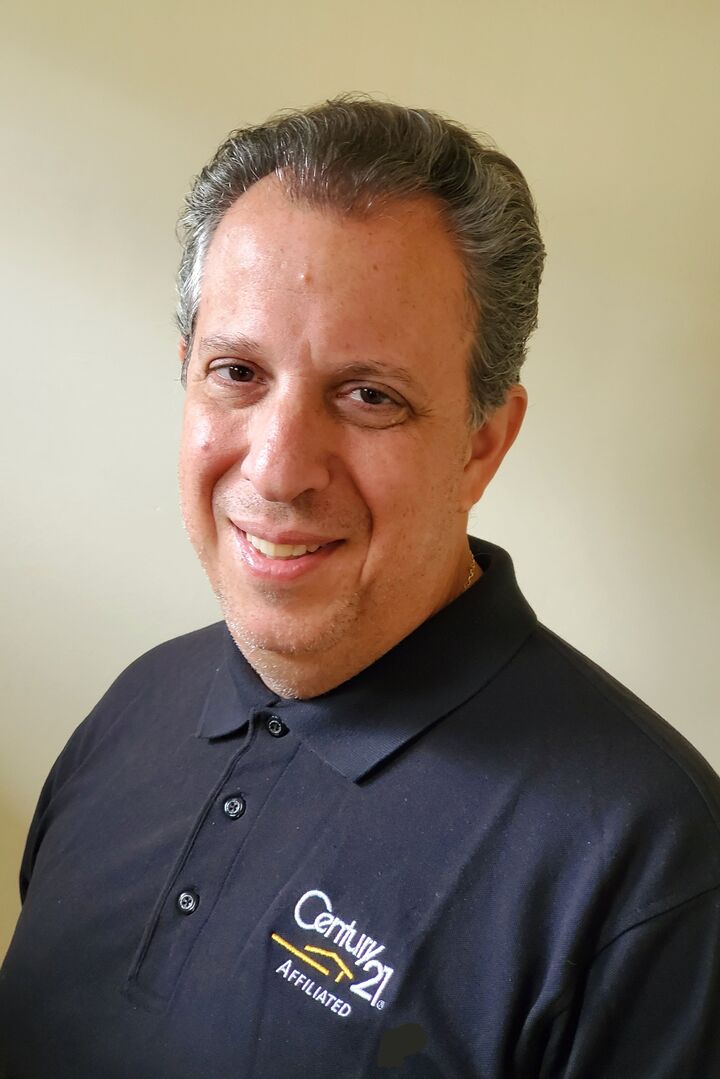 Aki Kladis, Associate Real Estate Broker in Orland Park, Circle