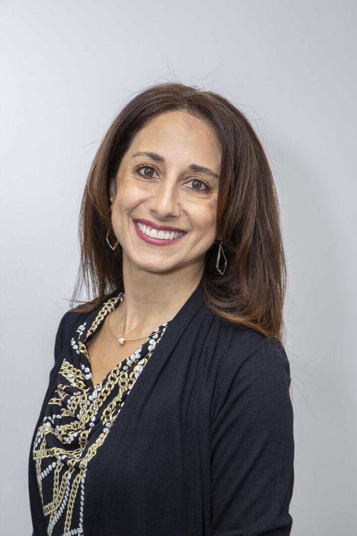 Rana Huleis, Real Estate Salesperson in Glendale, Hallmark Realty