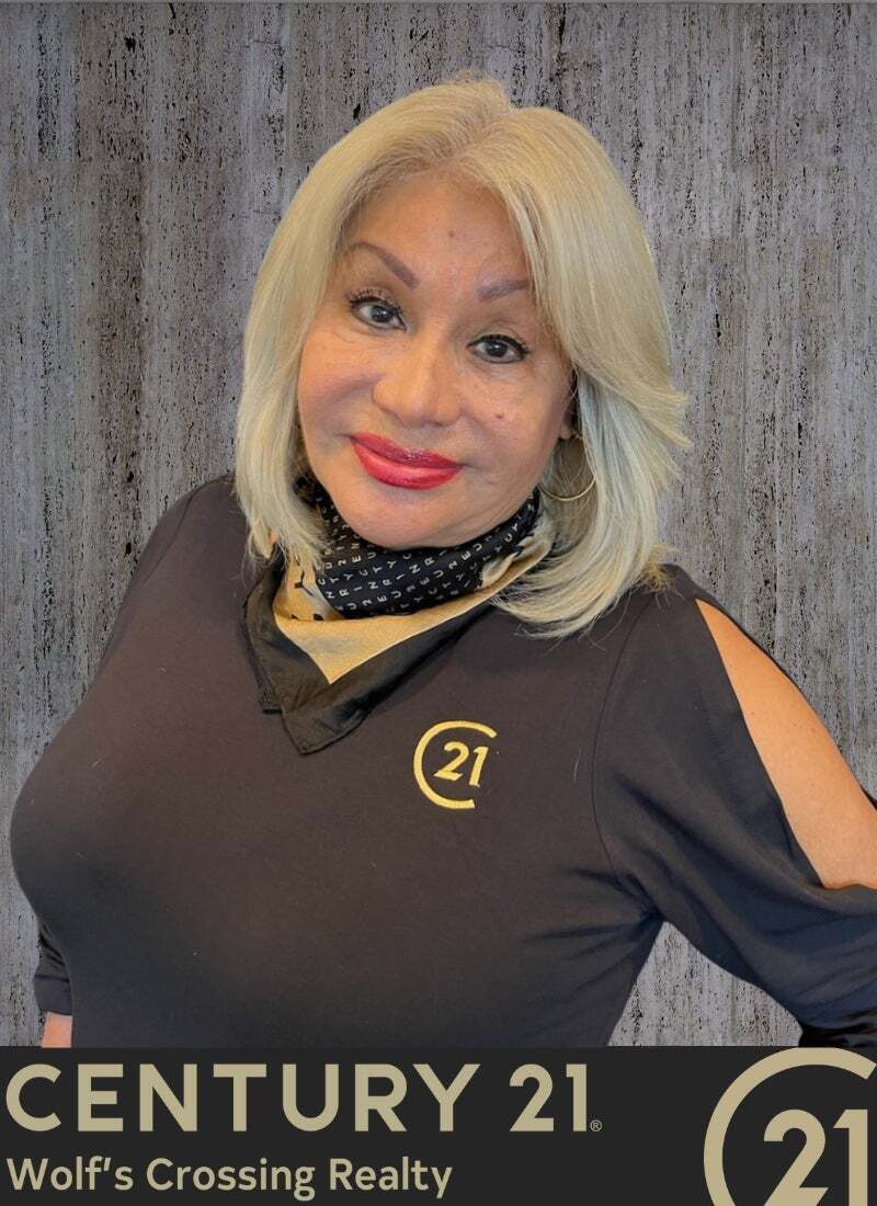 Mayra Romero, Real Estate Salesperson in Saint Cloud, Wolf's Crossing Realty