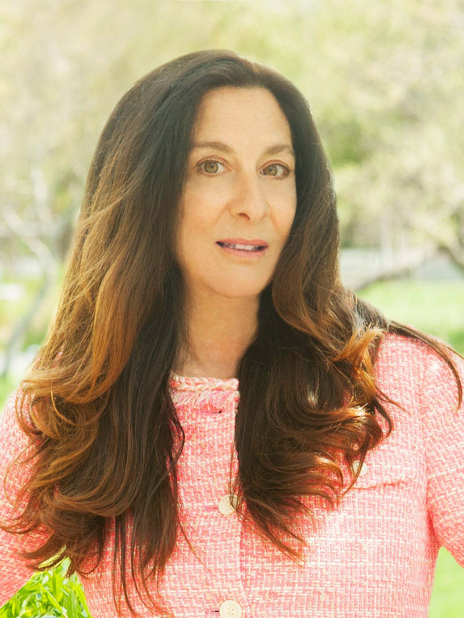 Linda Kouzoujian, Real Estate Salesperson in Southampton, Corcoran Group